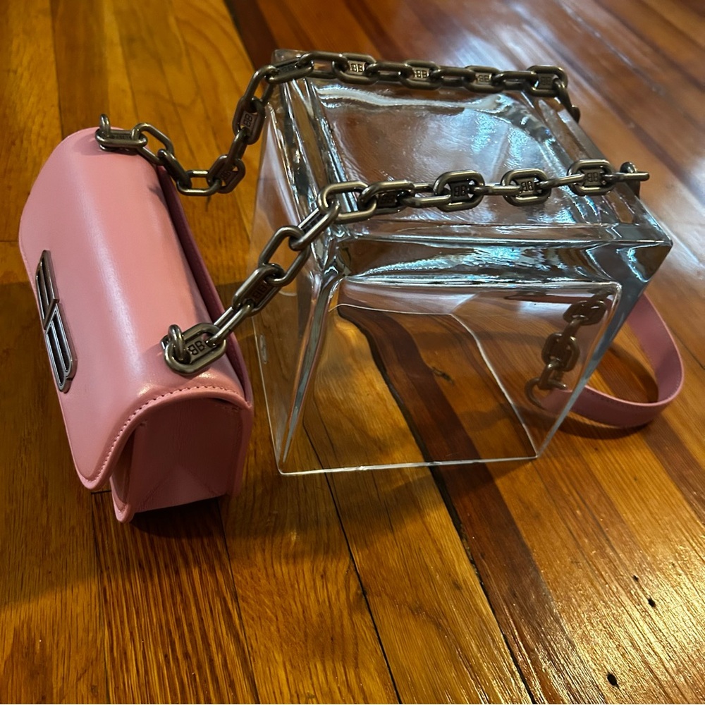 Gorgeous Pink mini Balenciaga Shoulder Bag. - Picture 3 of 14